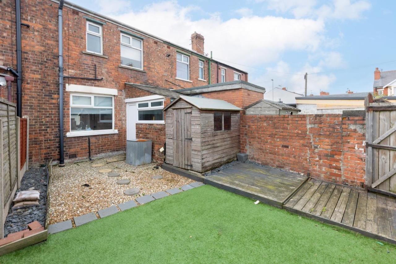 Charles Alexander Short Stay - Ansdell House Blackpool Exterior photo